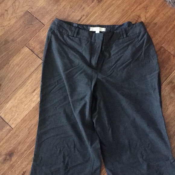 Lot of Loft brand clothes. - Picture 6 of 8